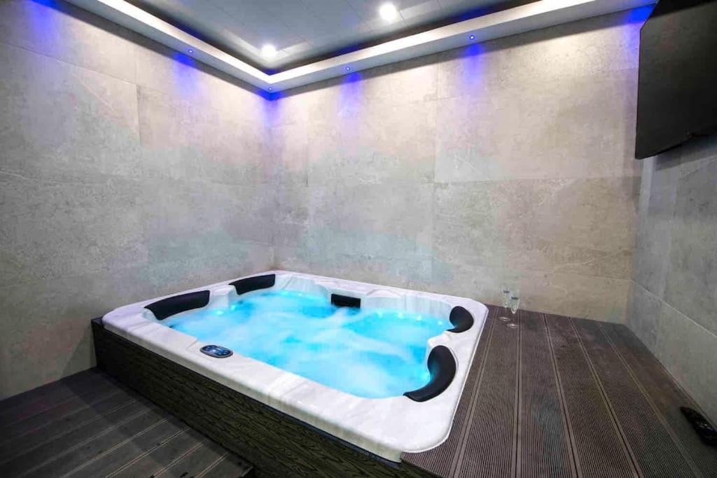 Jacuzzi Hammam Apartment *